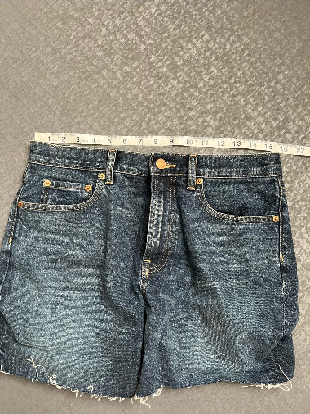 Everlane The Denim Short Organic Cotton -Dark Blue - Picture 8 of 8